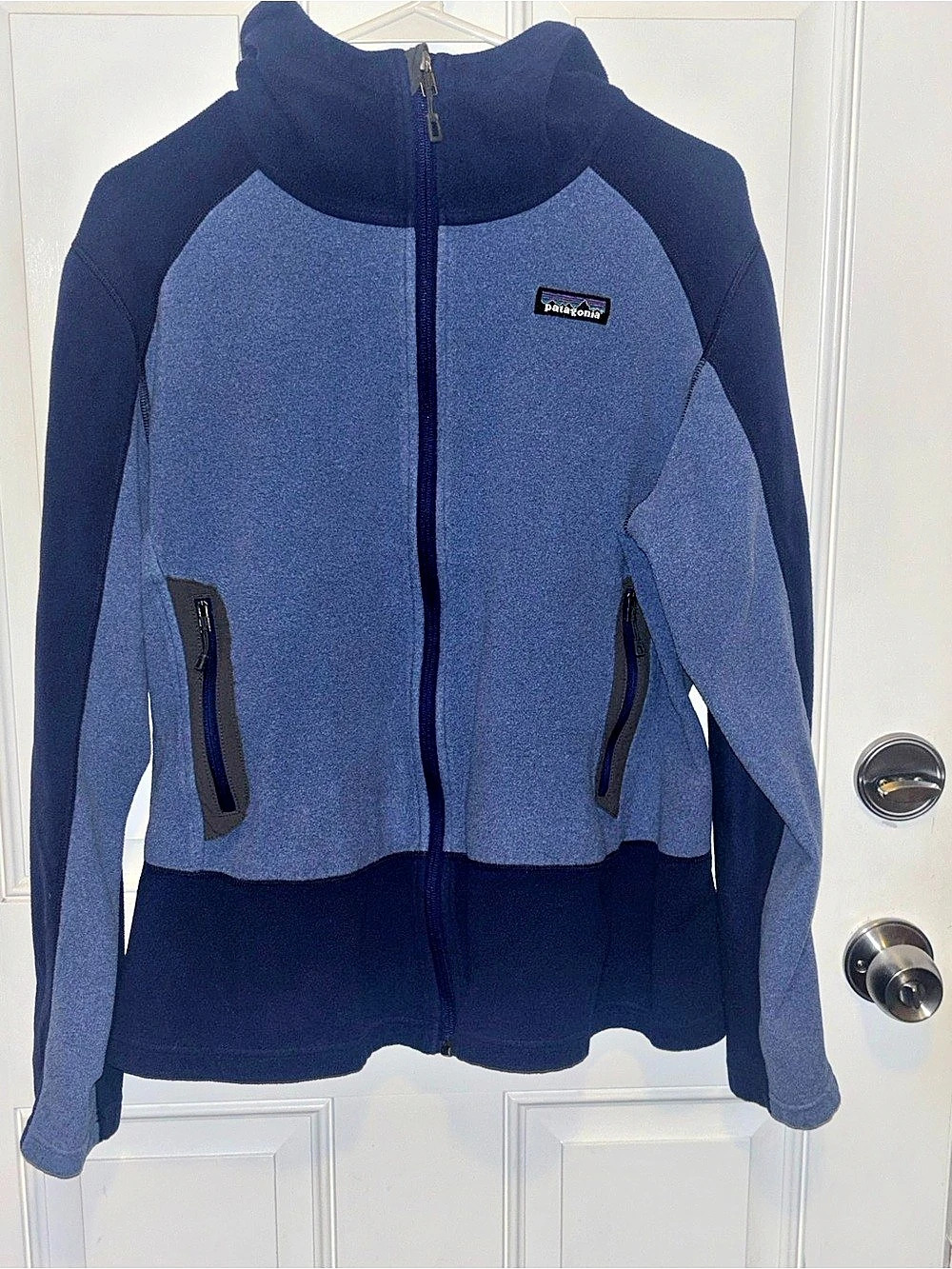 Patagonia Women’s Colorblock Fleece Full Zip Hooded Jacket Dark Blue Light Blue